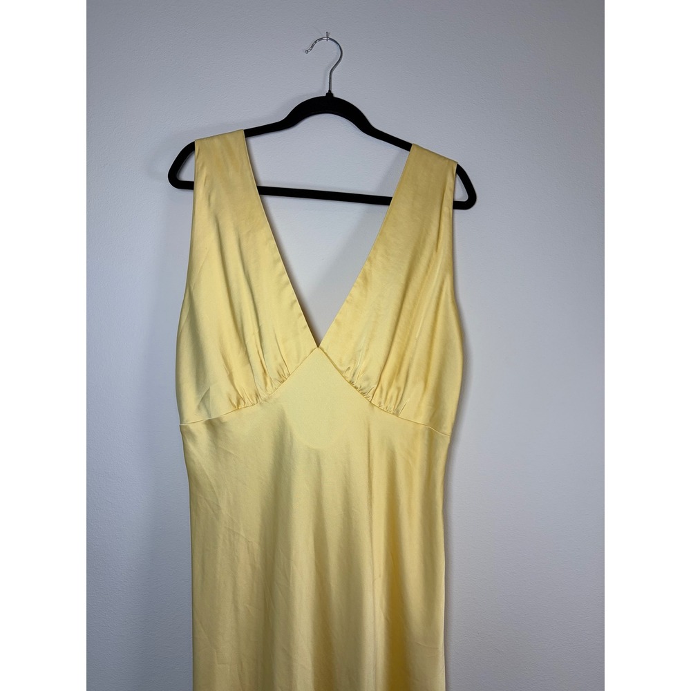 Abercrombie & Fitch Butter Yellow Satin V-Neck Cowl Back Maxi Dress XL - Picture 5 of 9